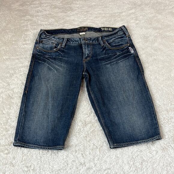 Silver Jeans Dee whiskered bermuda shorts, size 30 - Picture 1 of 10